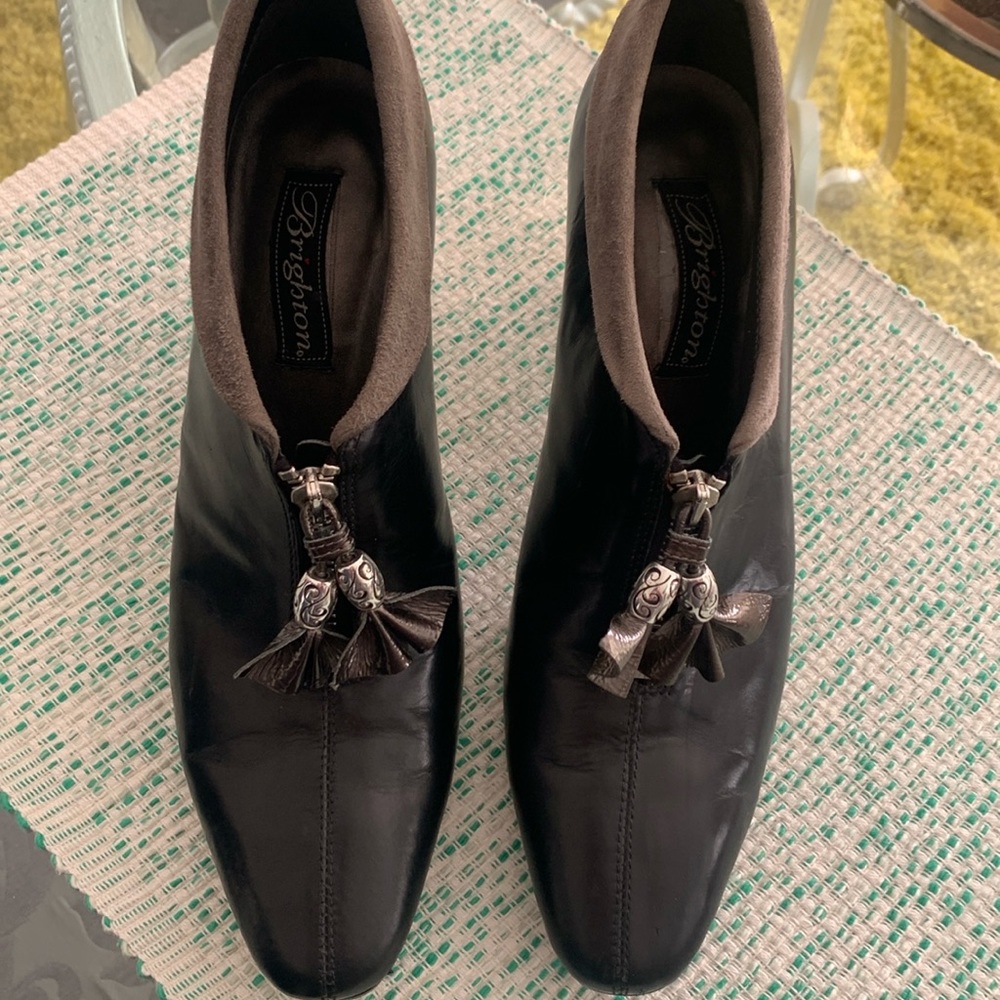 NWOT Brighton black leather with taupe vintage booties